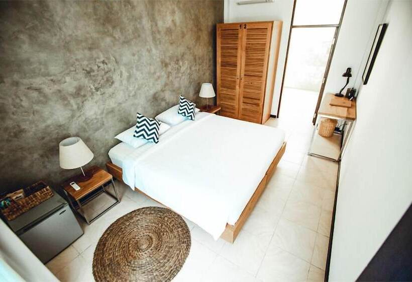 ユースホステル Wave House   Surf Camp