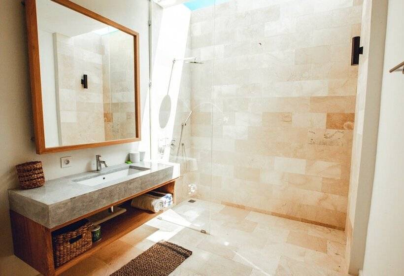 ユースホステル Wave House   Surf Camp