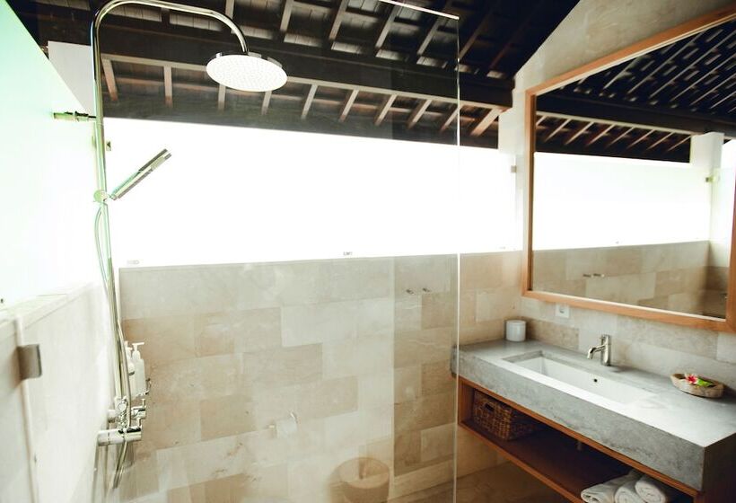 ユースホステル Wave House   Surf Camp