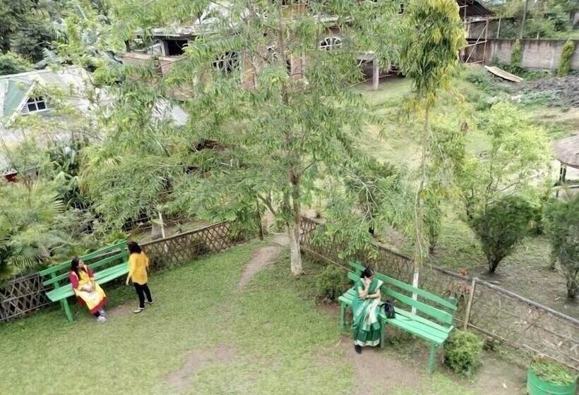 בית מלון כפרי Kaziranga Resort