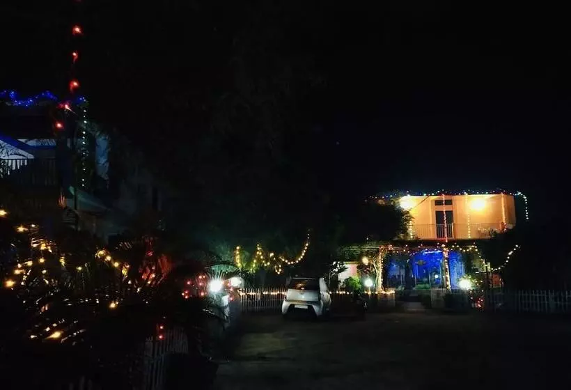 ホテル Kaziranga Resort