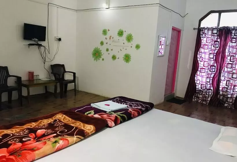 ホテル Kaziranga Resort