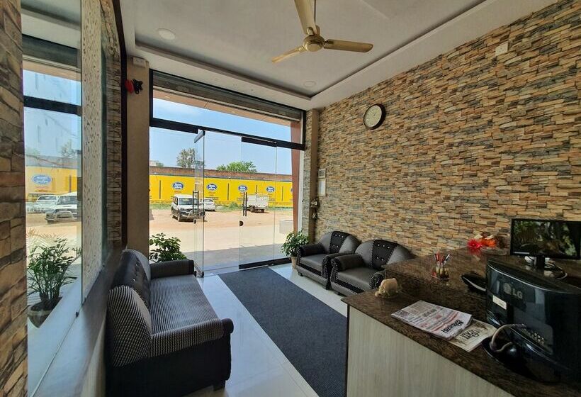 בית מלון כפרי Pinaki Inn