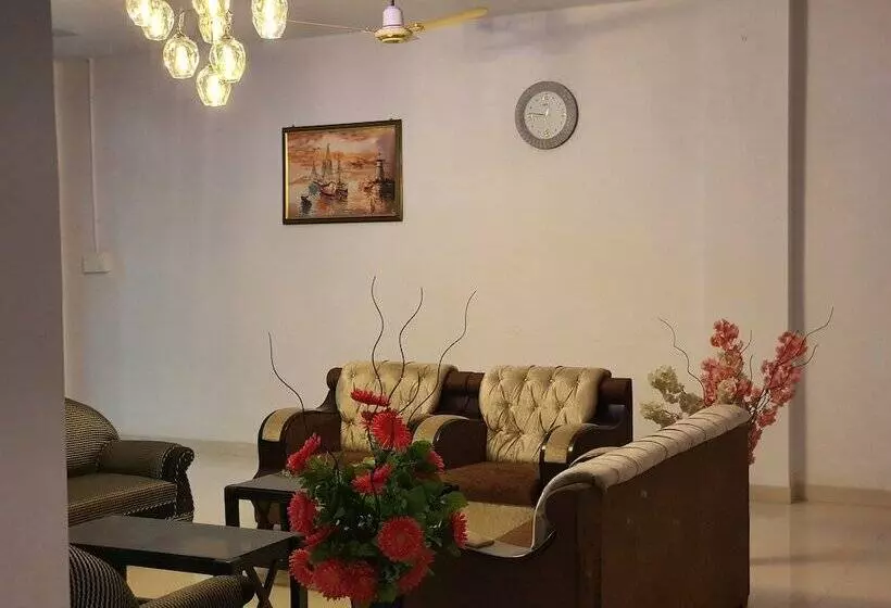 ホテル Pinaki Inn