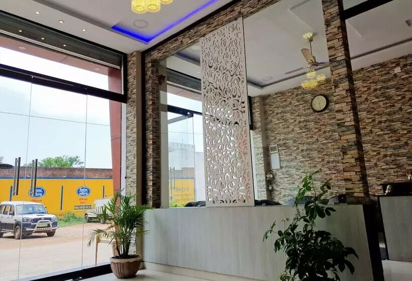 ホテル Pinaki Inn