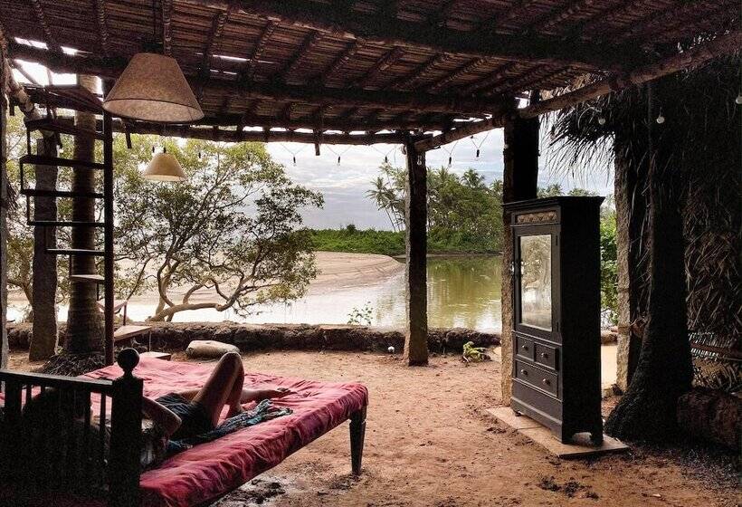 فندق Vaayu Watermans Village