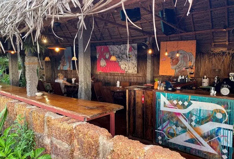 Hotelli Vaayu Watermans Village