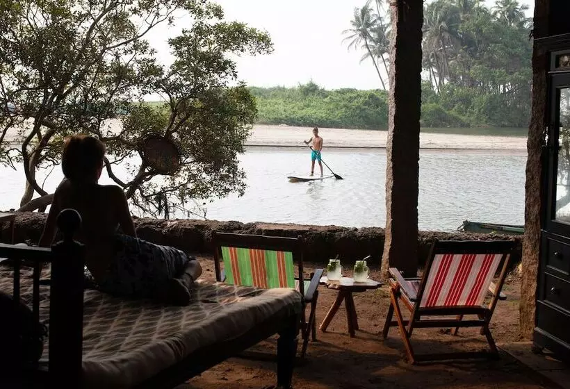 Hotelli Vaayu Watermans Village