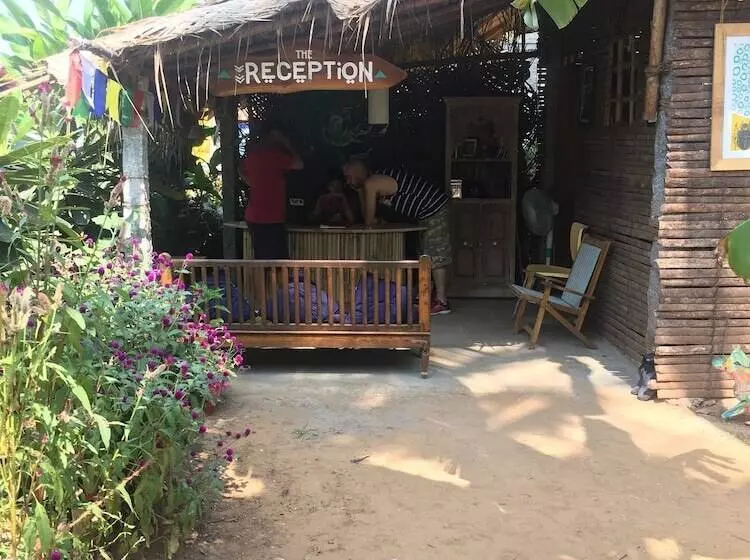 Hotelli Vaayu Watermans Village