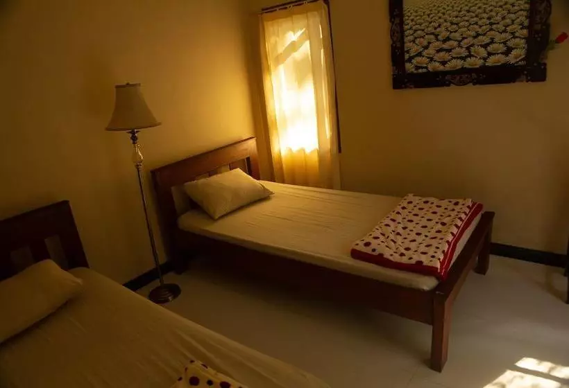 ユースホステル Arnata Guest House