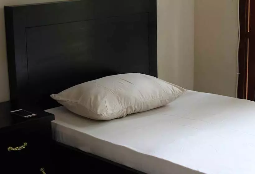 ユースホステル Arnata Guest House