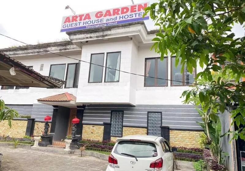 Arta Garden Guest House & Hostel
