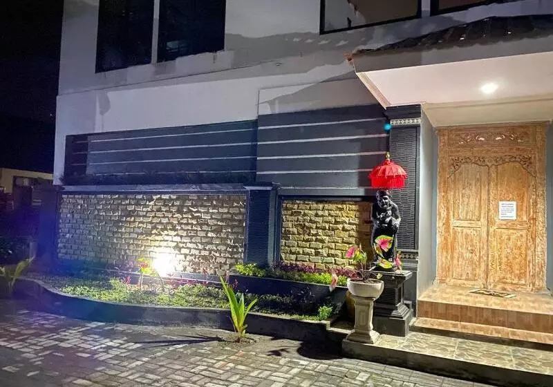 Arta Garden Guest House & Hostel