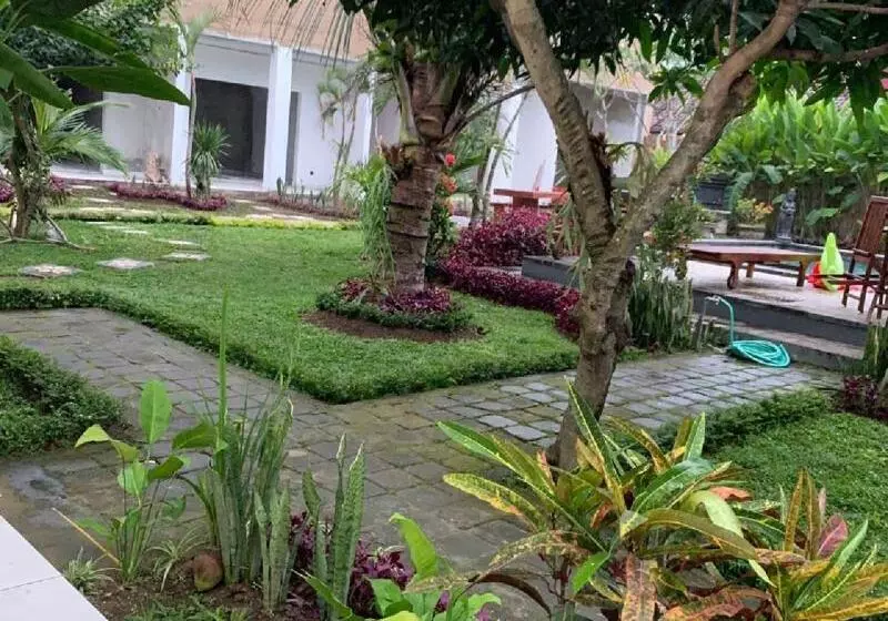 Arta Garden Guest House & Hostel