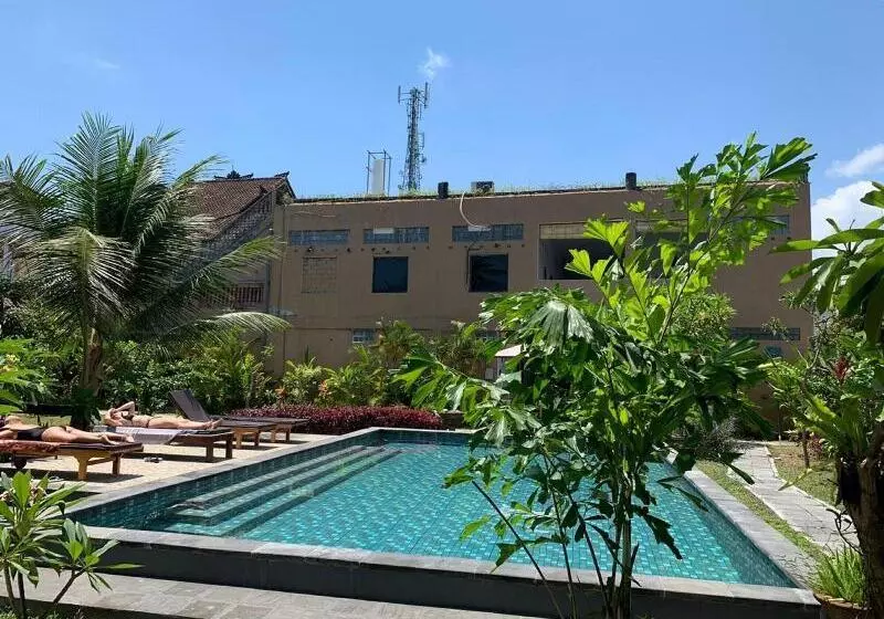 Arta Garden Guest House & Hostel