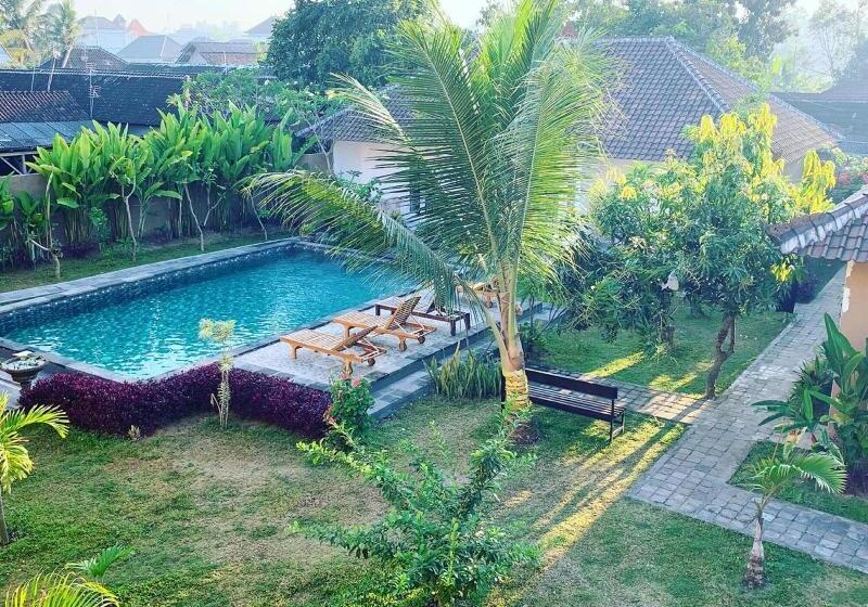 Arta Garden Guest House & Hostel