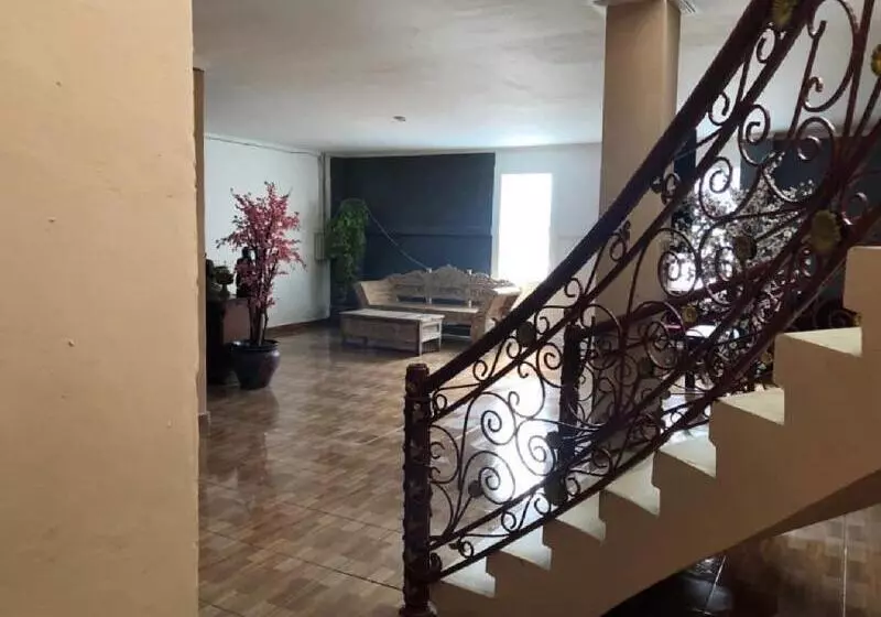 Arta Garden Guest House & Hostel