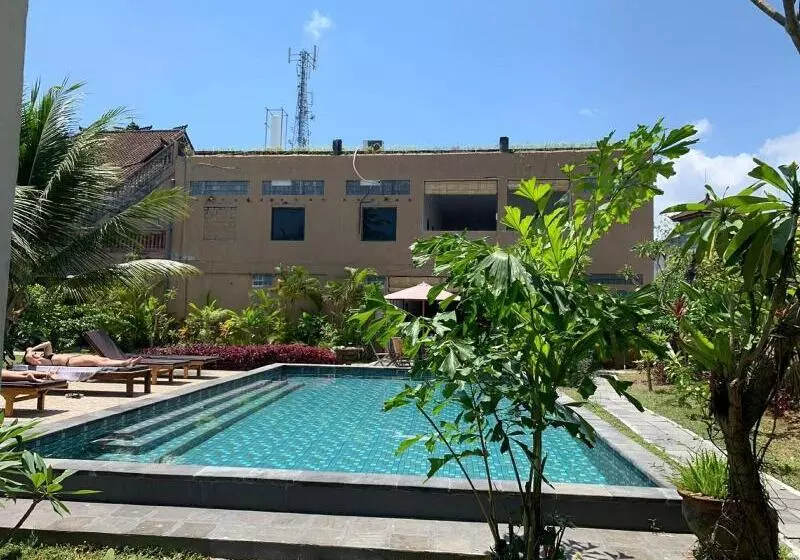 Arta Garden Guest House & Hostel