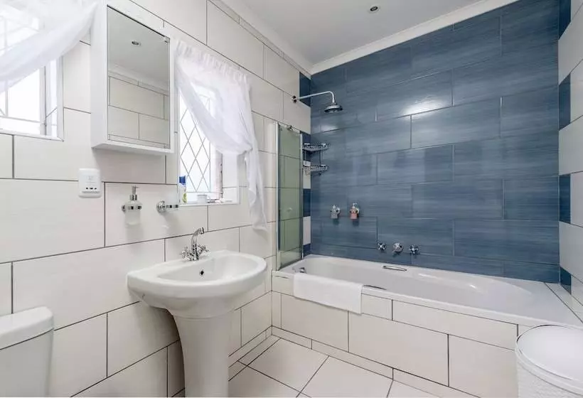 Aamiaismajoitus (B&B) Dungbeetle River Lodge