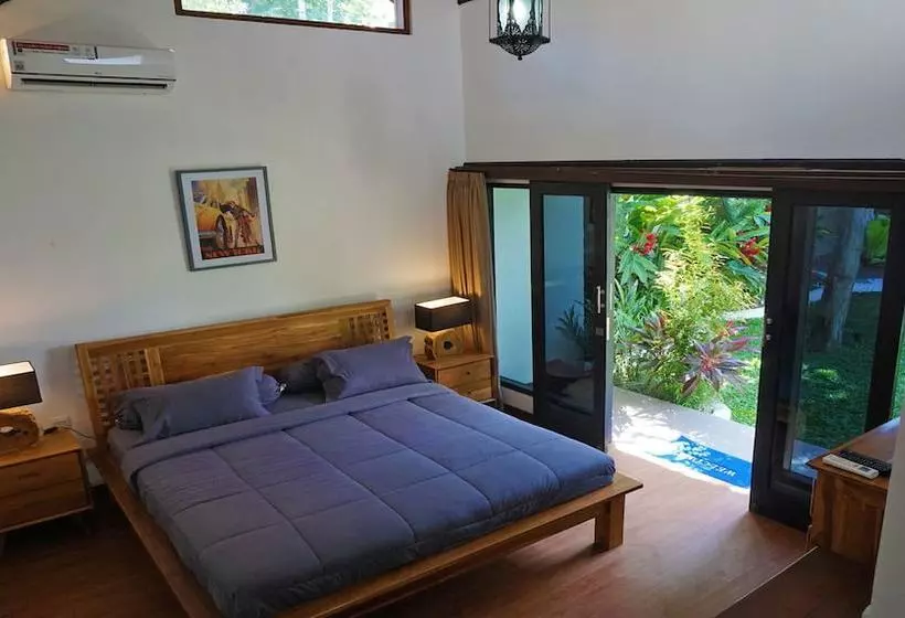 ベッドアンドブレックファースト Villa Coconut Spring Canggu