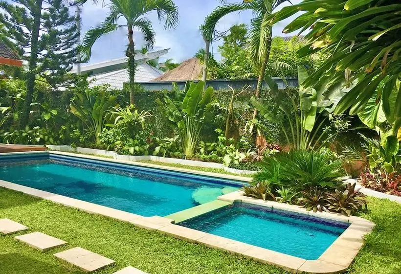 ベッドアンドブレックファースト Villa Coconut Spring Canggu