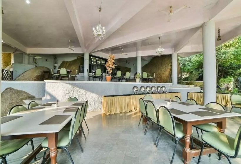 Hotelli Country Club International Medchal By Oyo Rooms