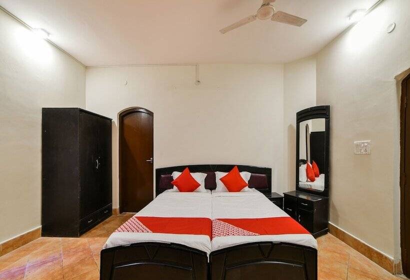 בית מלון כפרי Country Club International Medchal By Oyo Rooms