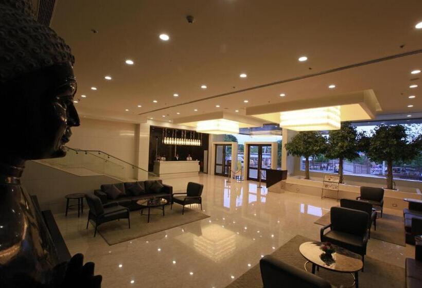 酒店 Goutham Grand