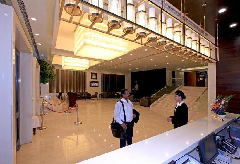 酒店 Goutham Grand