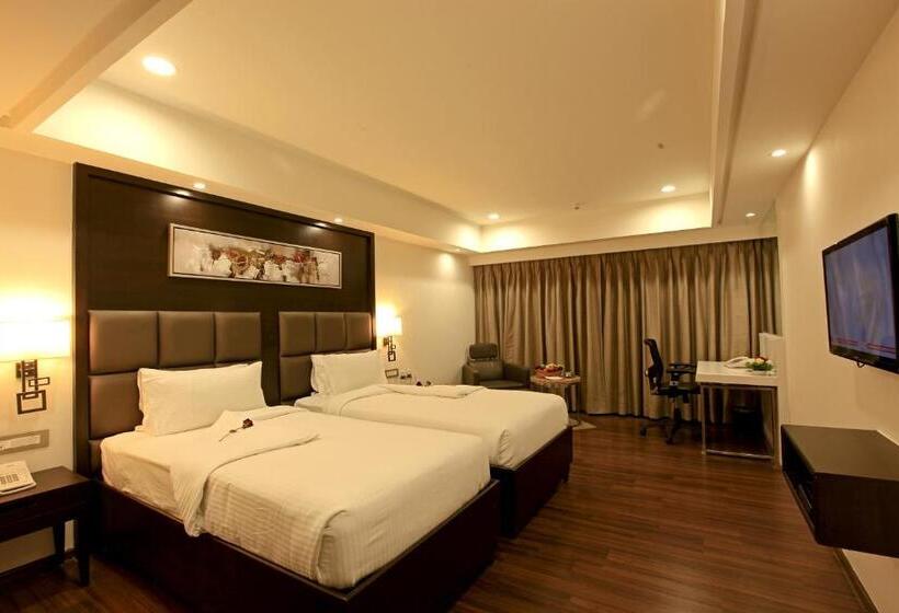 酒店 Goutham Grand