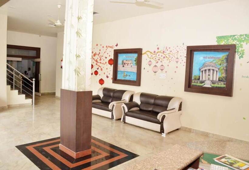 ホテル Nand Residency