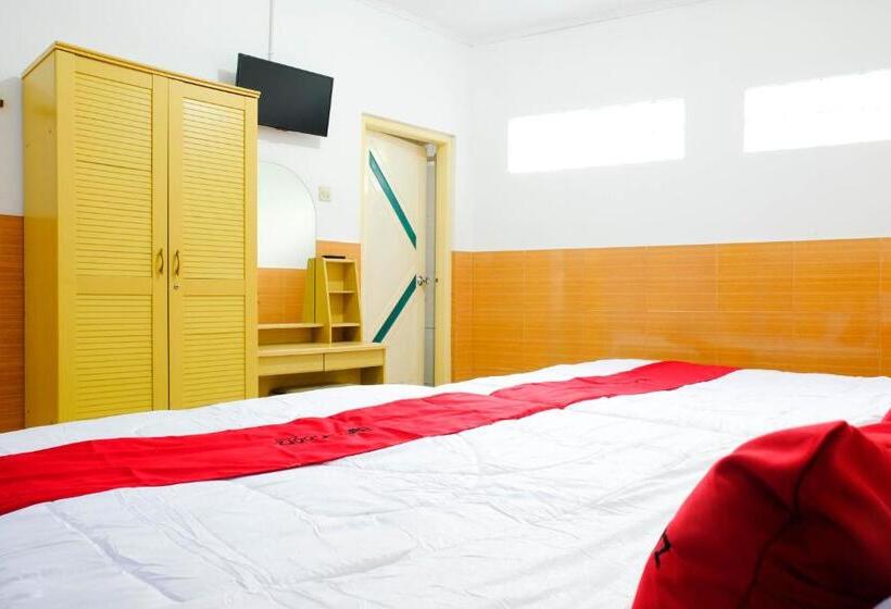 Hotel Reddoorz Near Stab Syailendra Kopeng