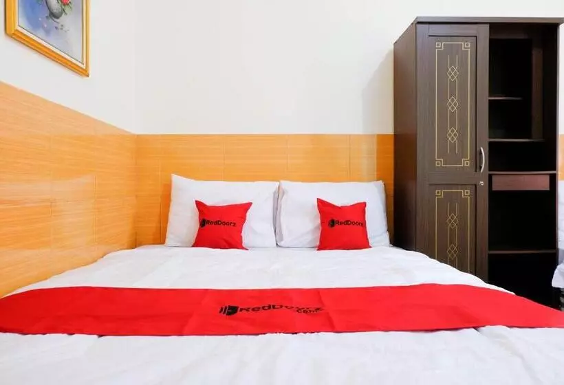 Hotelli Reddoorz Near Stab Syailendra Kopeng