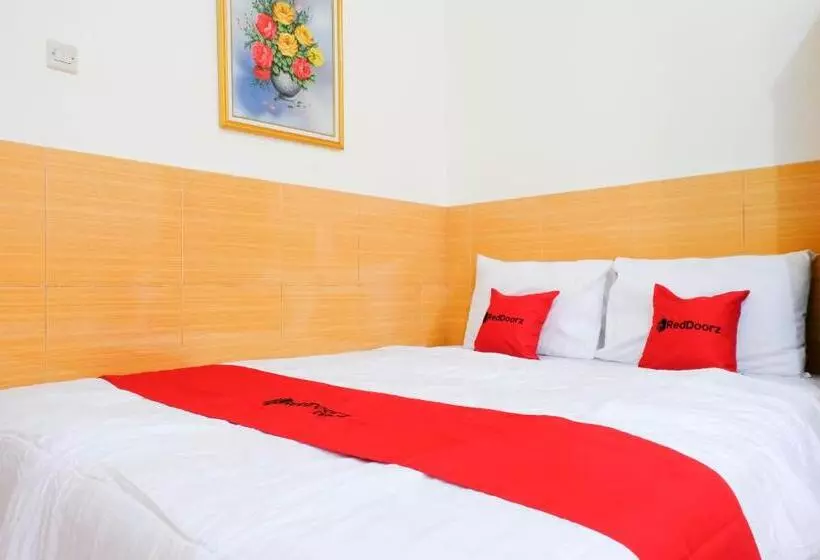 Hotelli Reddoorz Near Stab Syailendra Kopeng