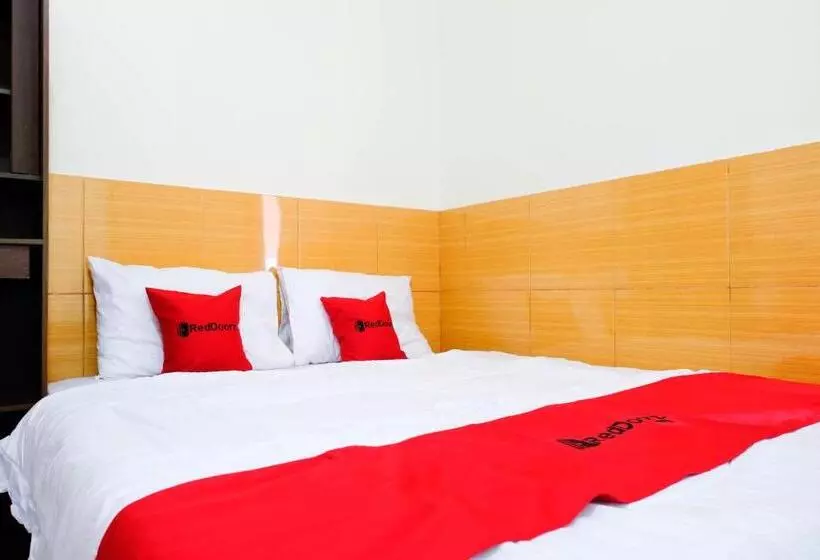Hotelli Reddoorz Near Stab Syailendra Kopeng