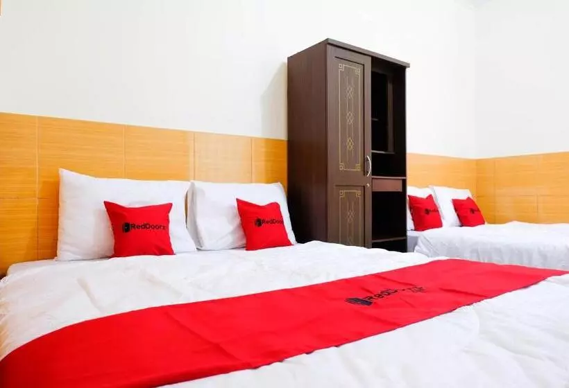 Hotelli Reddoorz Near Stab Syailendra Kopeng
