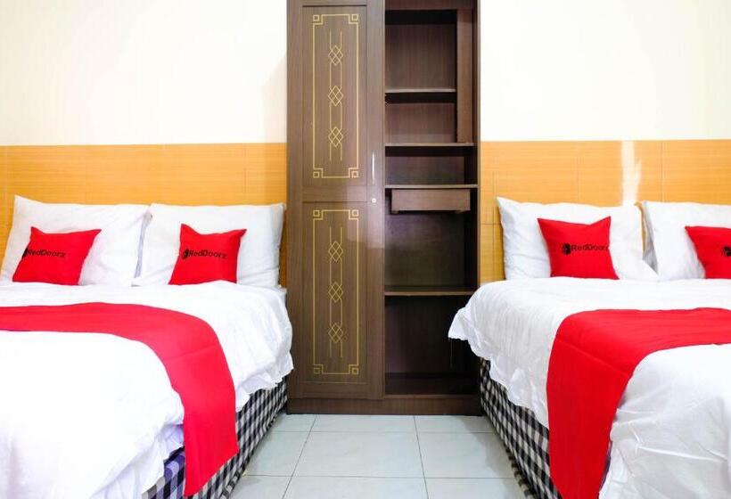 בית מלון כפרי Reddoorz Near Stab Syailendra Kopeng