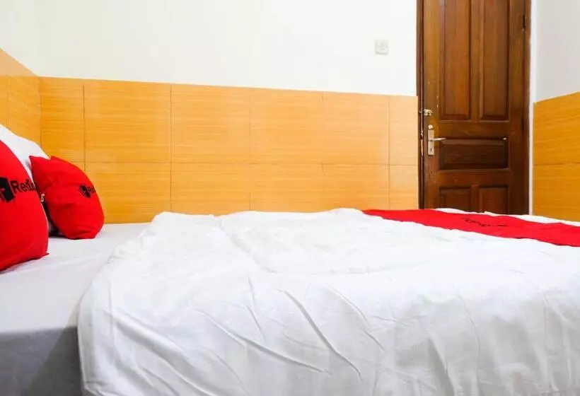 Hotelli Reddoorz Near Stab Syailendra Kopeng