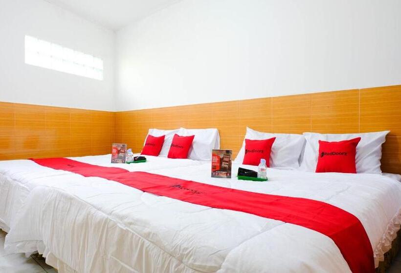 בית מלון כפרי Reddoorz Near Stab Syailendra Kopeng