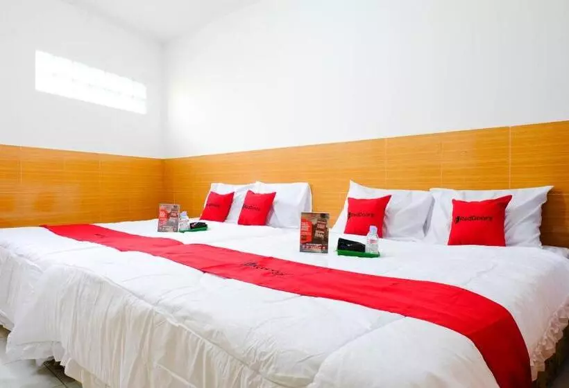 Hotelli Reddoorz Near Stab Syailendra Kopeng