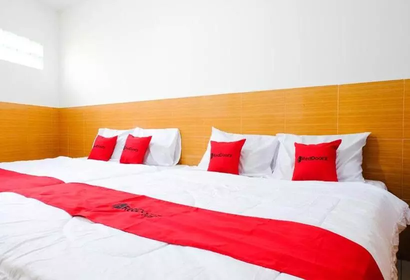 Hotelli Reddoorz Near Stab Syailendra Kopeng