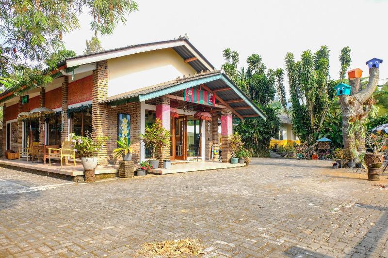 Hotel Reddoorz Near Stab Syailendra Kopeng