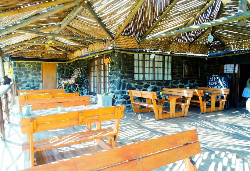 בית מלון כפרי Thandabantu Game Lodge