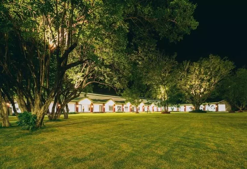 Hotelli The Greenfields Resort And Convention