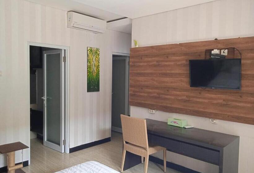 פנסיון New Kubu Di Bukit