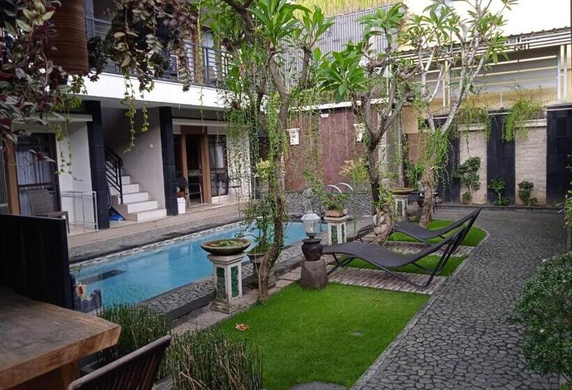 פנסיון New Kubu Di Bukit