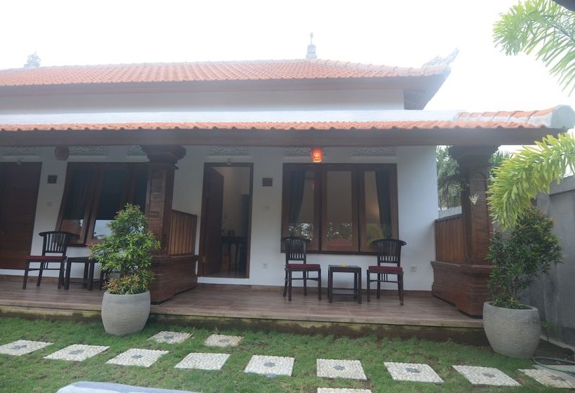 ペンション Tegal Sari Guesthouse