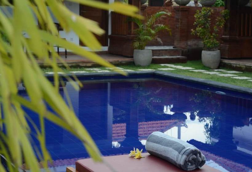 ペンション Tegal Sari Guesthouse