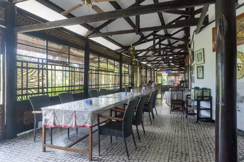 Srikandi Hotel By Oyo Rooms