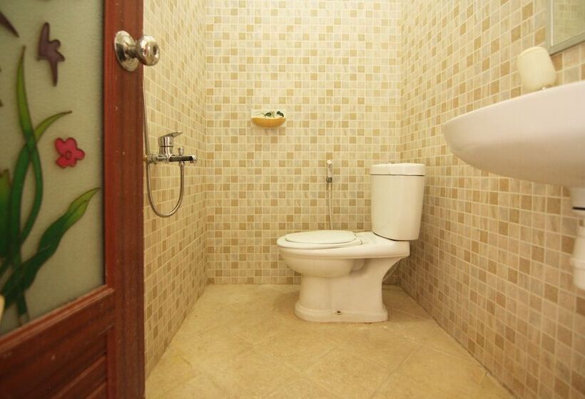 فندق صغير Garuda By Oyo Rooms